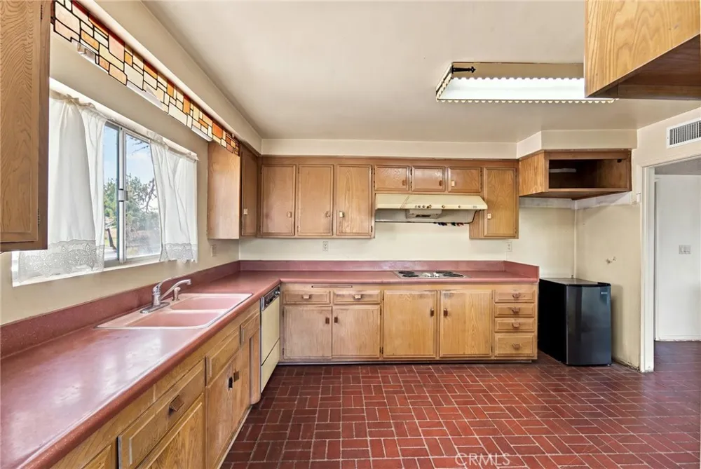 3800 Sapphire Drive Encino, CA 91436