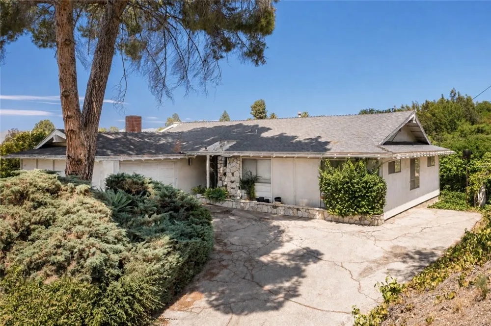 3800 Sapphire Drive Encino, CA 91436