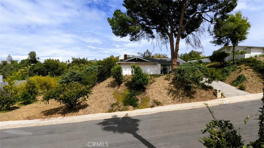 3800 Sapphire Drive Encino, CA 91436