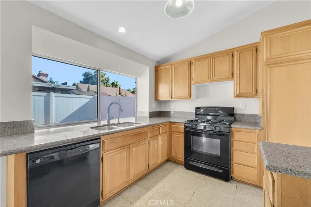 200 Worth Perris, CA 92571