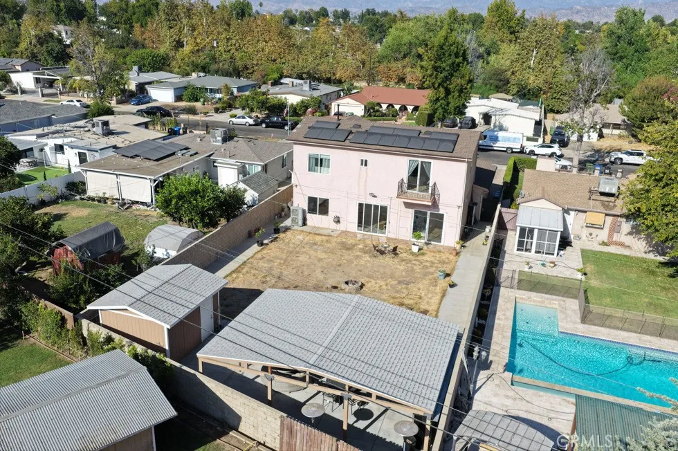 6525 Mary Ellen Valley Glen, CA 91401