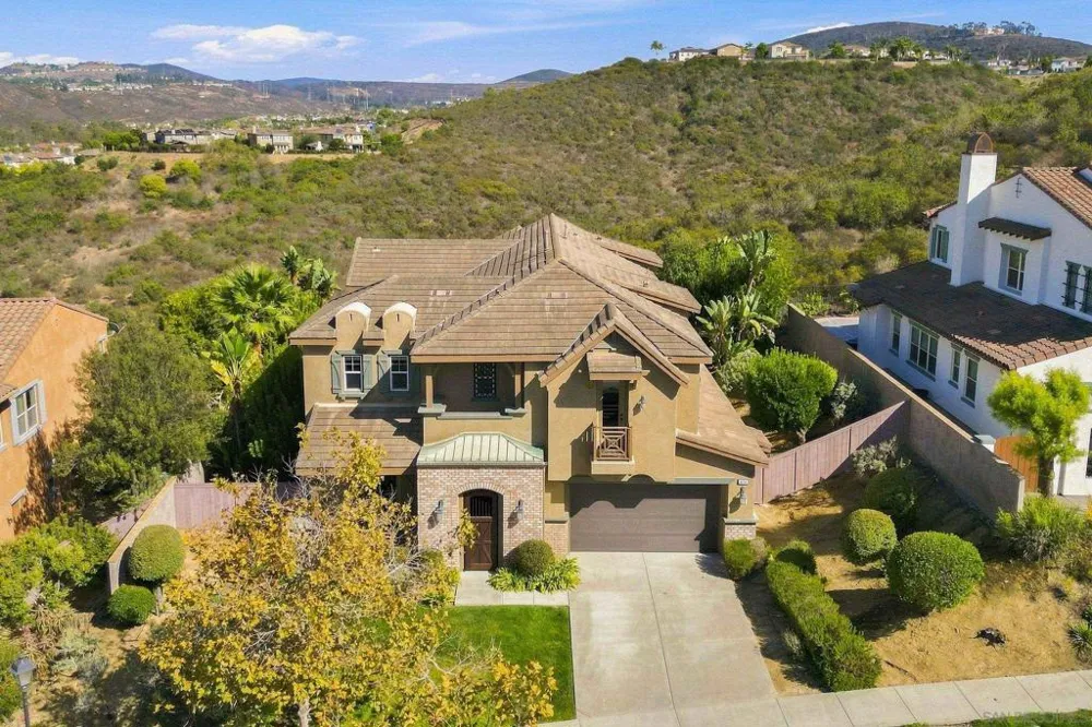 3239 Sitio Tortuga Carlsbad, CA 92009