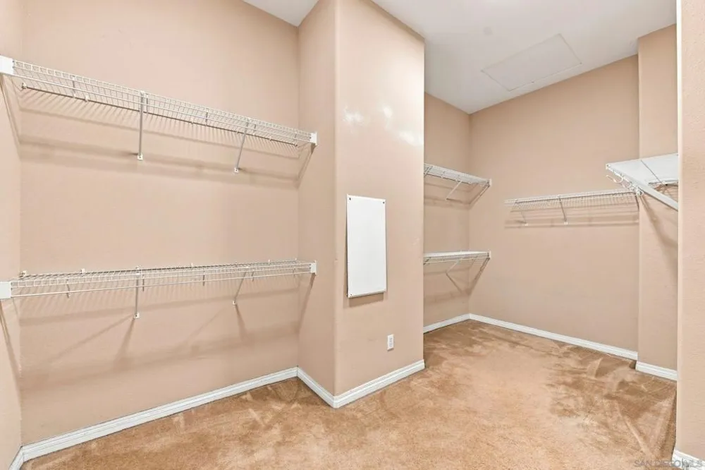 3239 Sitio Tortuga Carlsbad, CA 92009