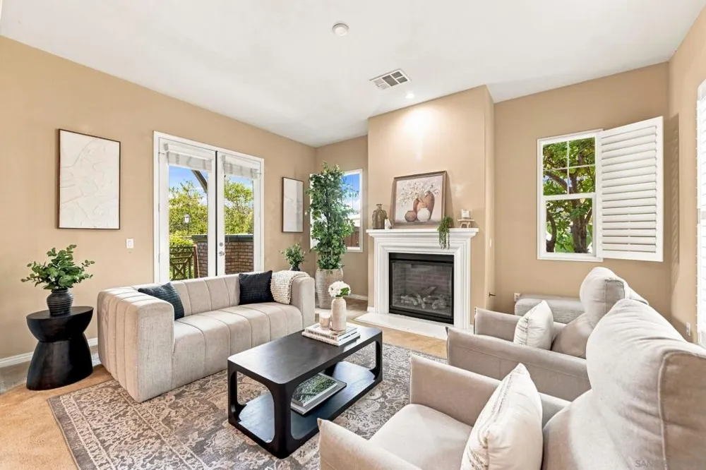 3239 Sitio Tortuga Carlsbad, CA 92009