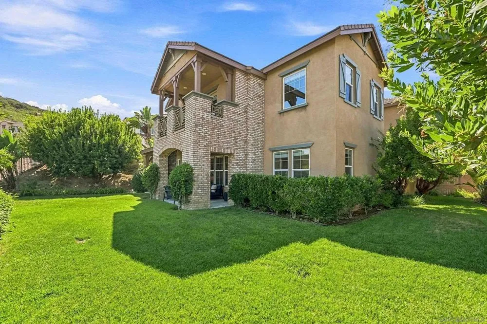 3239 Sitio Tortuga Carlsbad, CA 92009