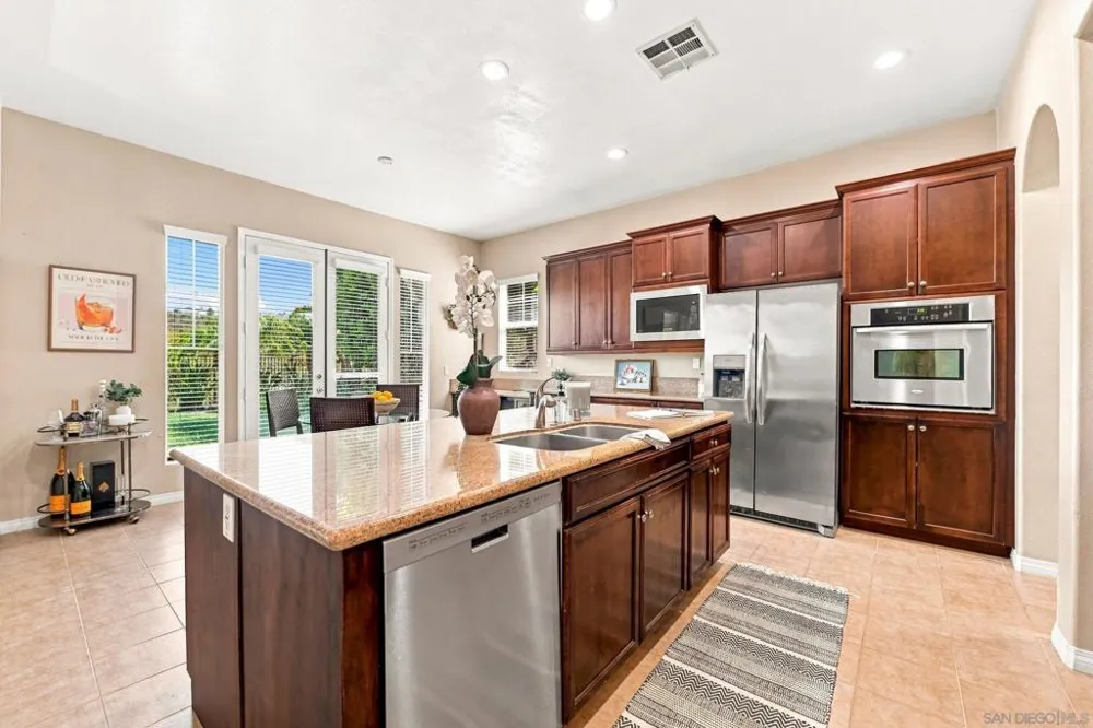 3239 Sitio Tortuga Carlsbad, CA 92009