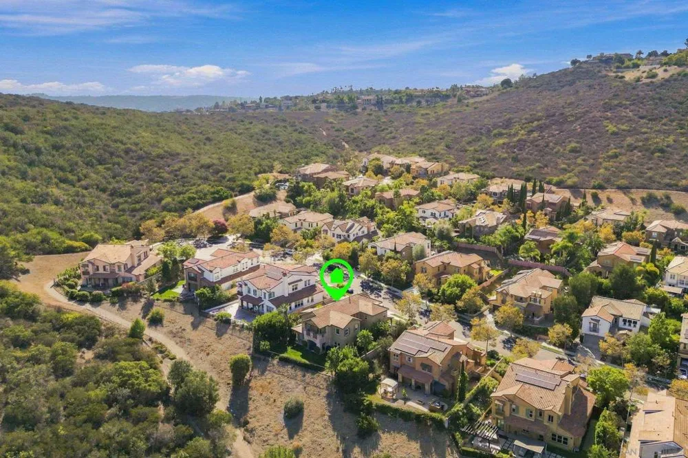 3239 Sitio Tortuga Carlsbad, CA 92009