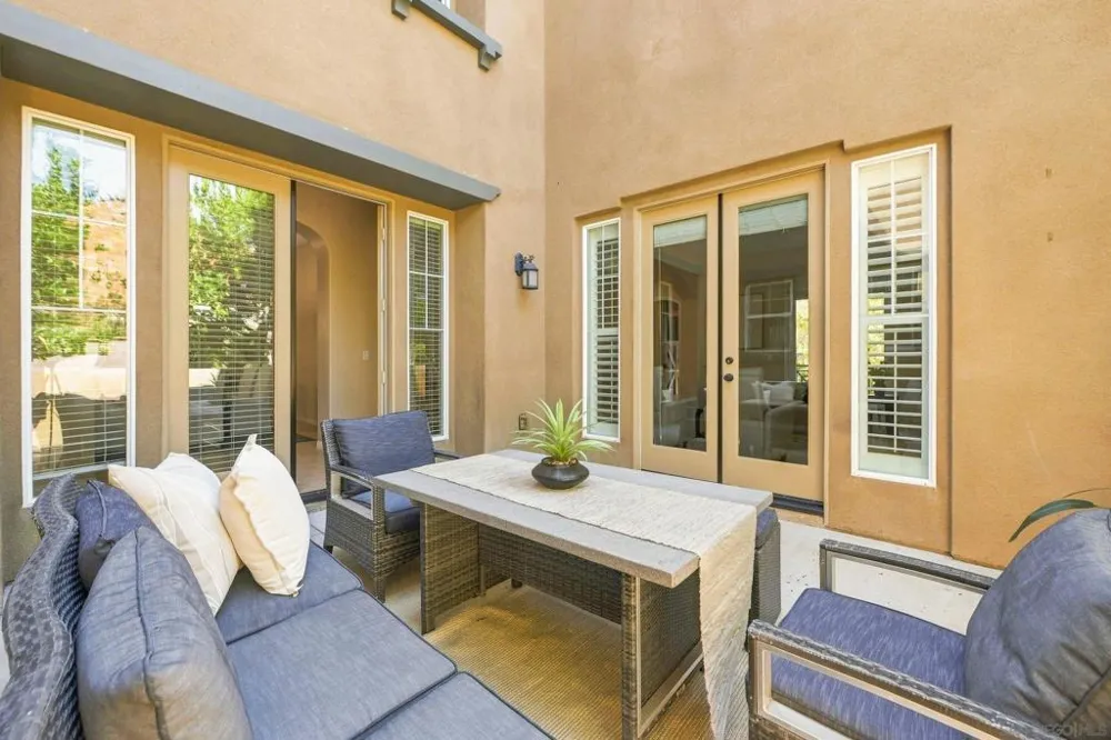 3239 Sitio Tortuga Carlsbad, CA 92009
