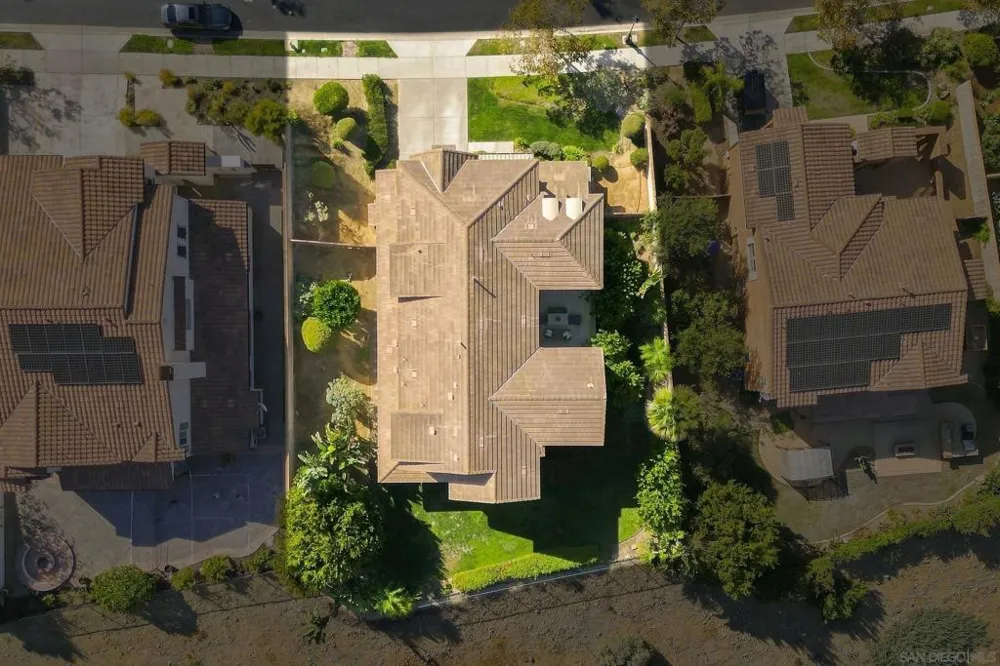 3239 Sitio Tortuga Carlsbad, CA 92009