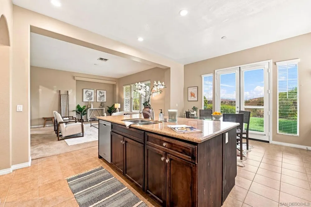 3239 Sitio Tortuga Carlsbad, CA 92009