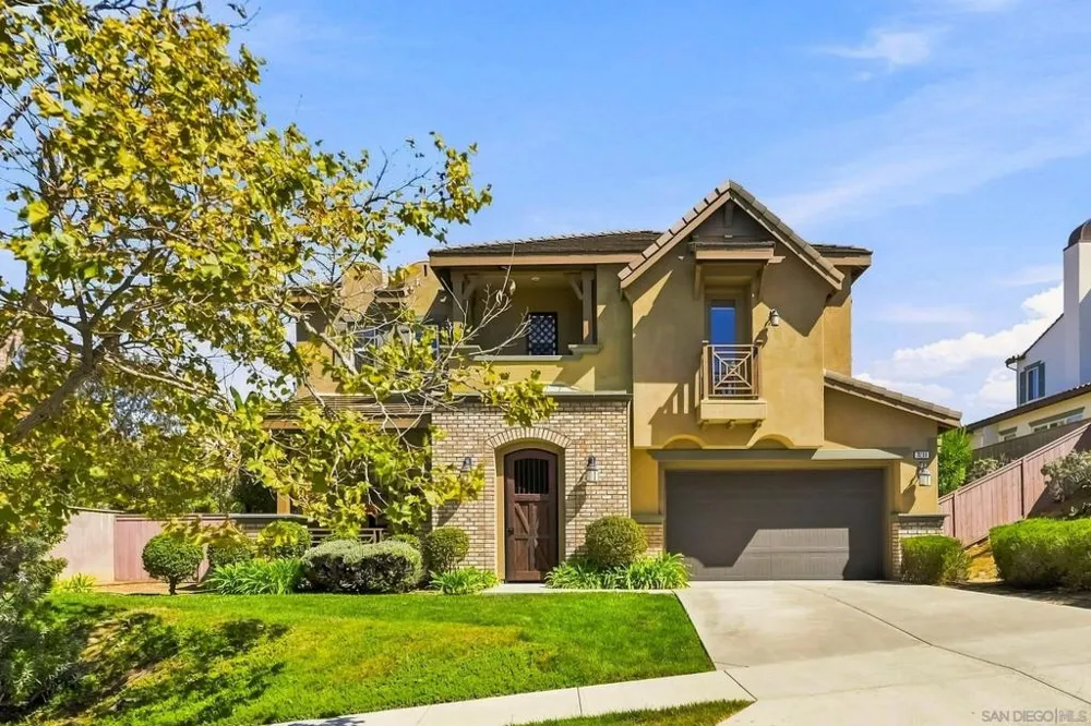 3239 Sitio Tortuga Carlsbad, CA 92009