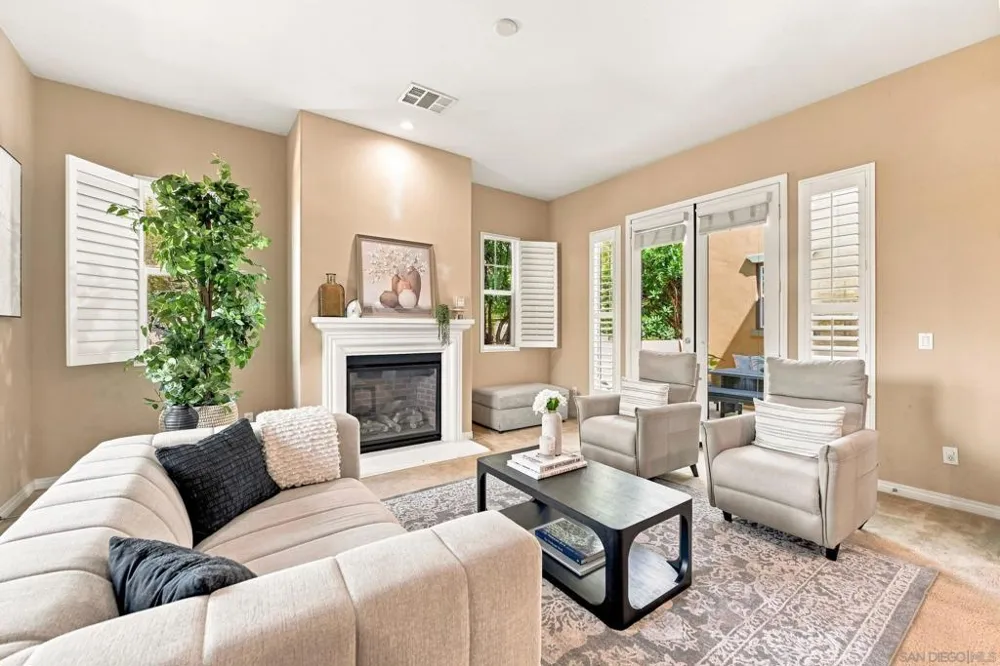 3239 Sitio Tortuga Carlsbad, CA 92009