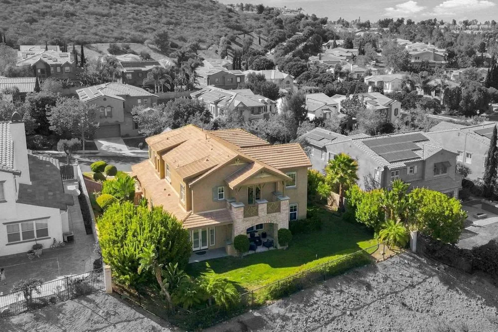 3239 Sitio Tortuga Carlsbad, CA 92009