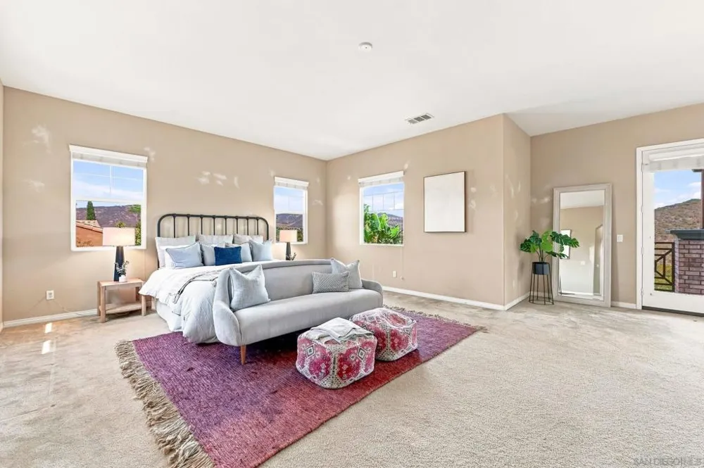 3239 Sitio Tortuga Carlsbad, CA 92009
