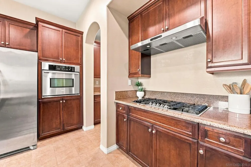 3239 Sitio Tortuga Carlsbad, CA 92009