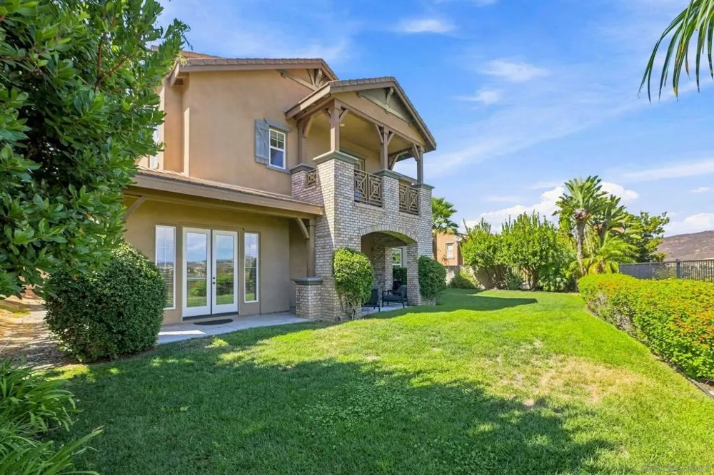 3239 Sitio Tortuga Carlsbad, CA 92009