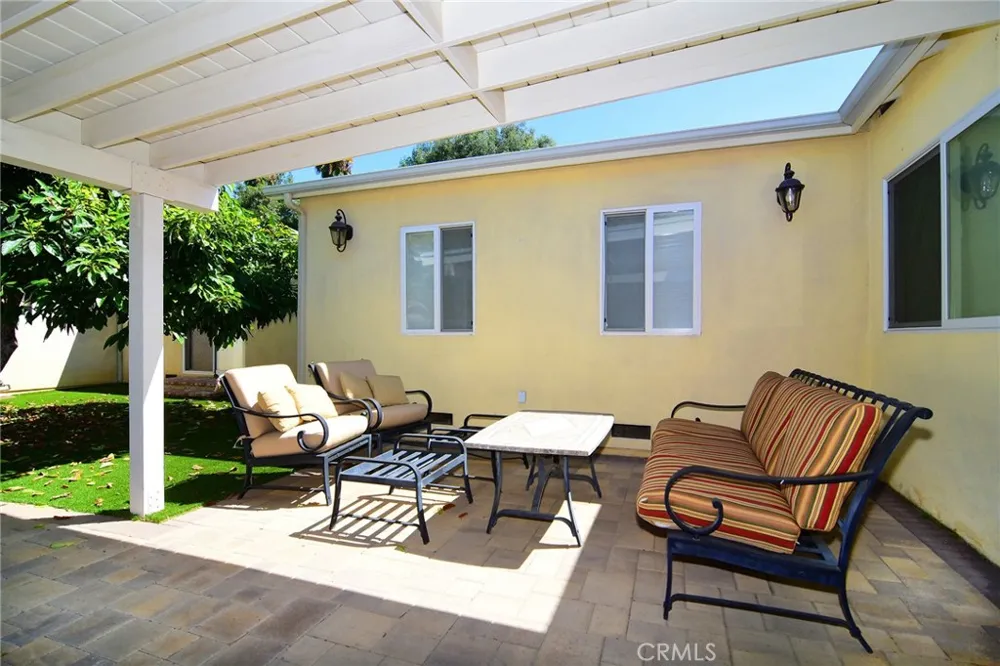 22839 Dolorosa Street Woodland Hills, CA 91367