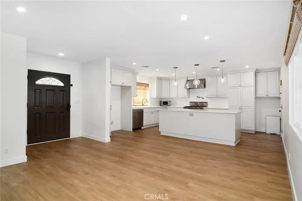 22839 Dolorosa Street Woodland Hills, CA 91367