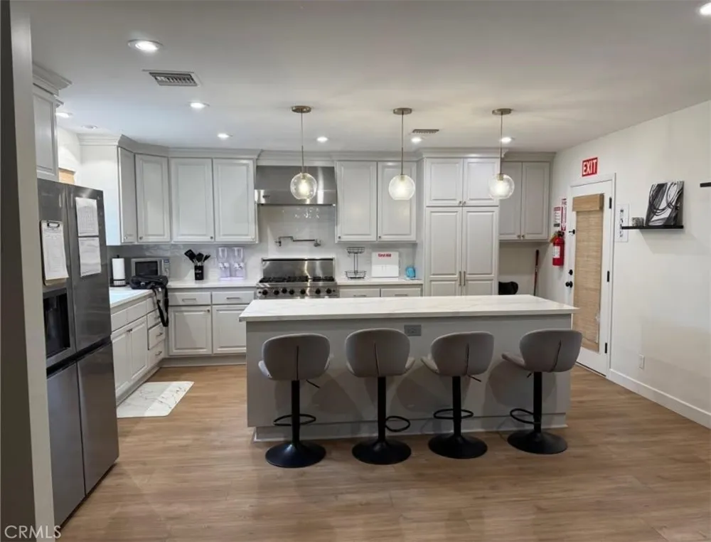 22839 Dolorosa Street Woodland Hills, CA 91367