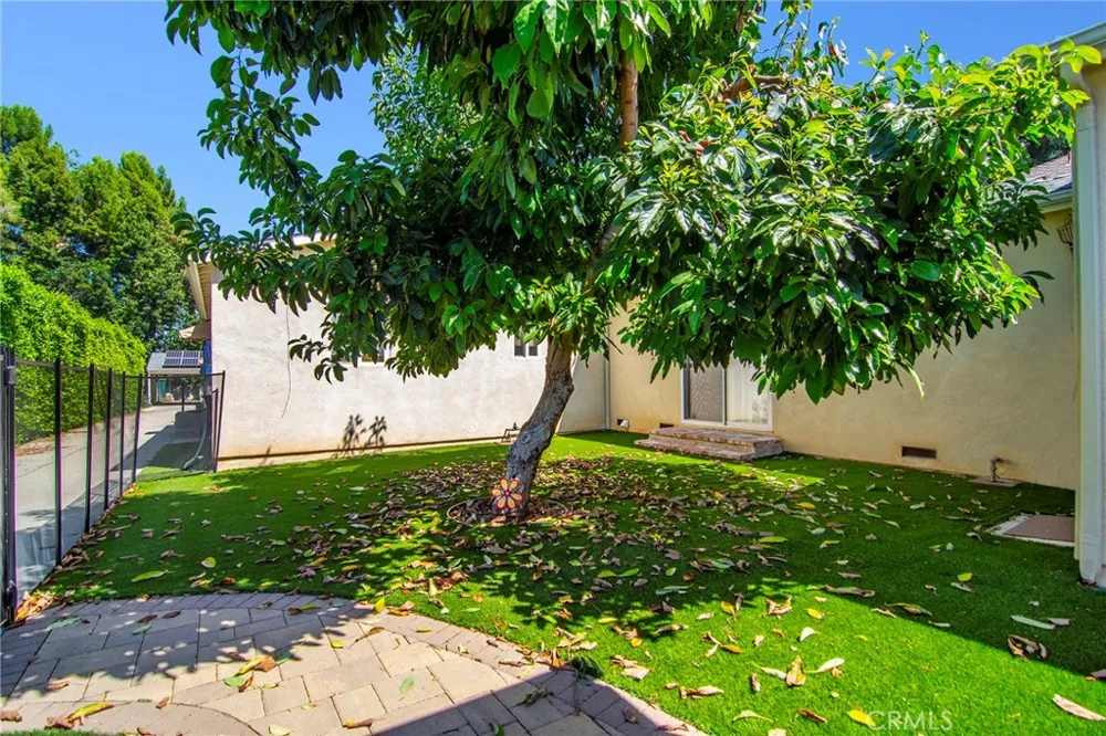 22839 Dolorosa Street Woodland Hills, CA 91367