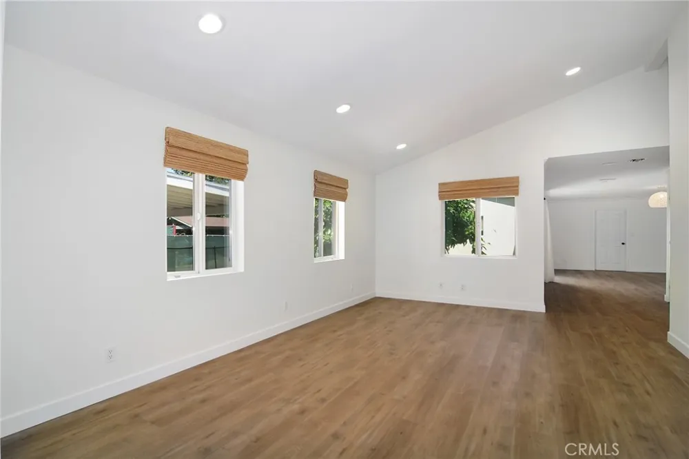 22839 Dolorosa Street Woodland Hills, CA 91367