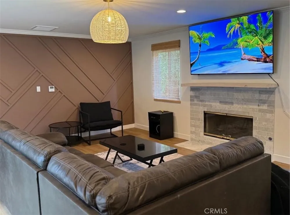 22839 Dolorosa Street Woodland Hills, CA 91367