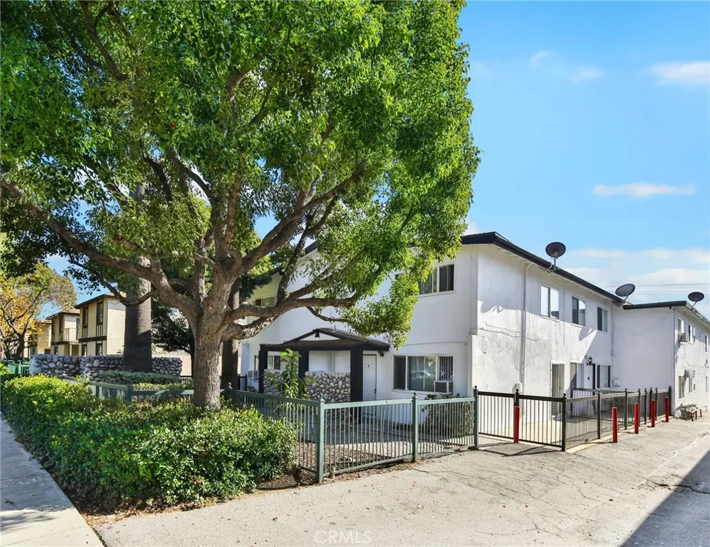 1425 W Stoneridge Court Ontario, CA 91762