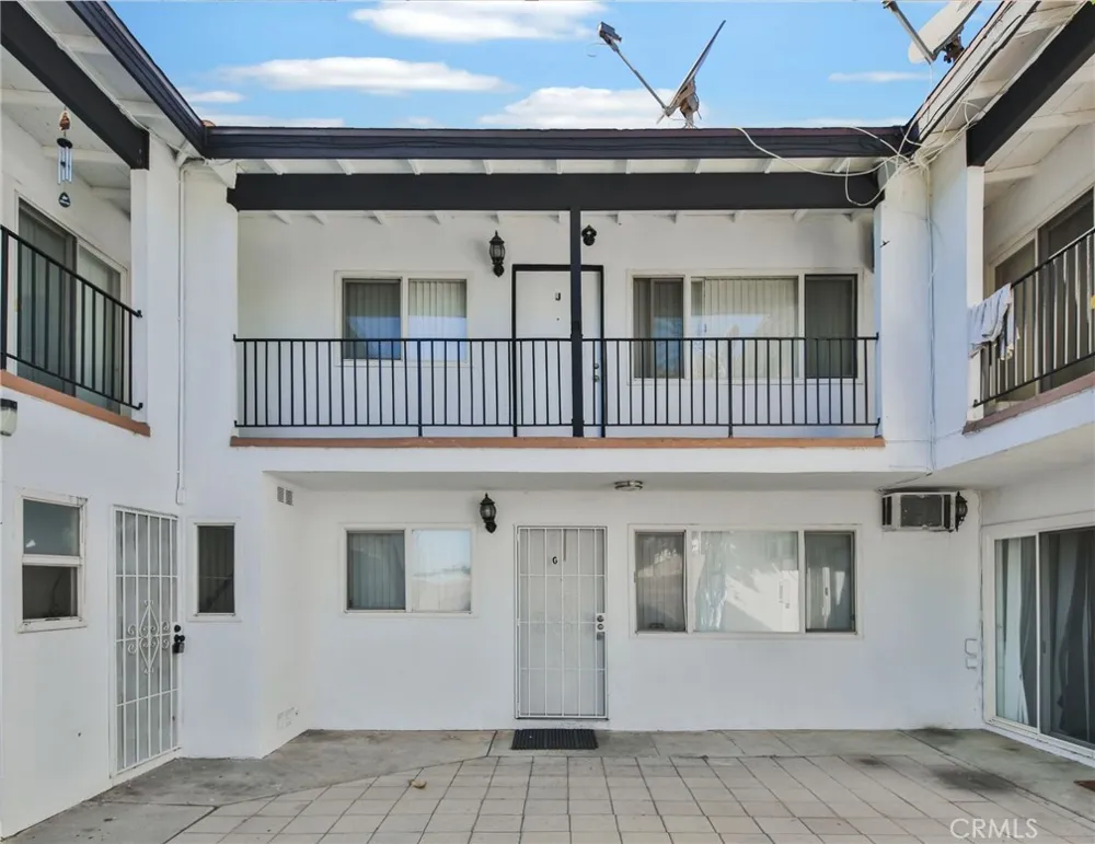 1425 W Stoneridge Court Ontario, CA 91762