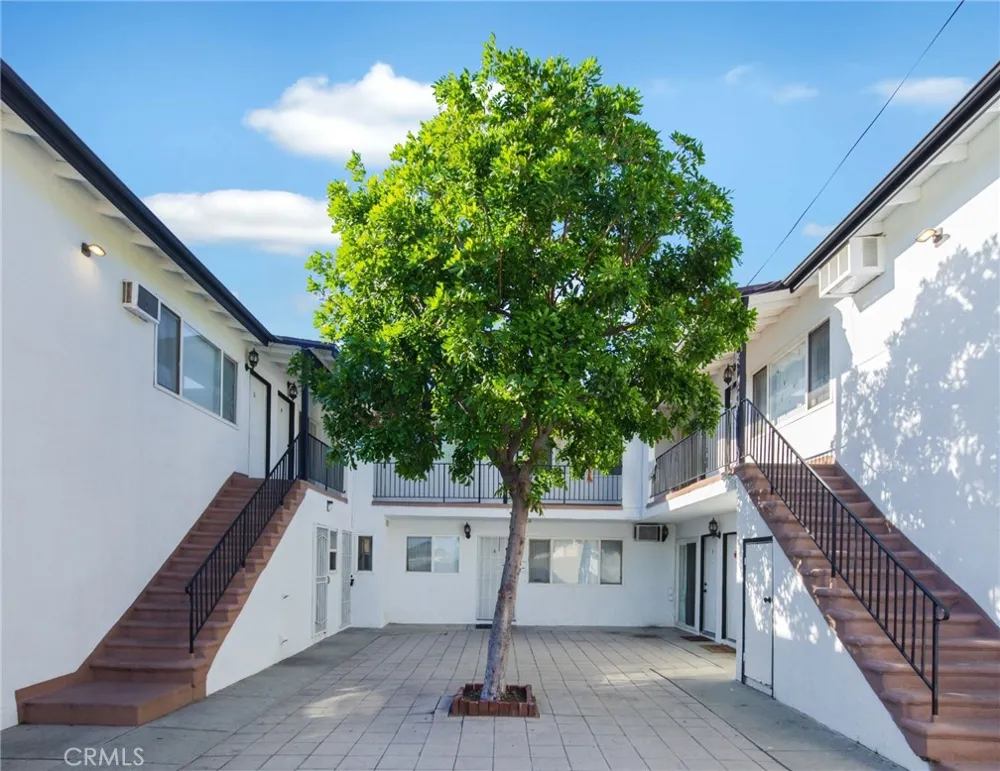 1425 W Stoneridge Court Ontario, CA 91762
