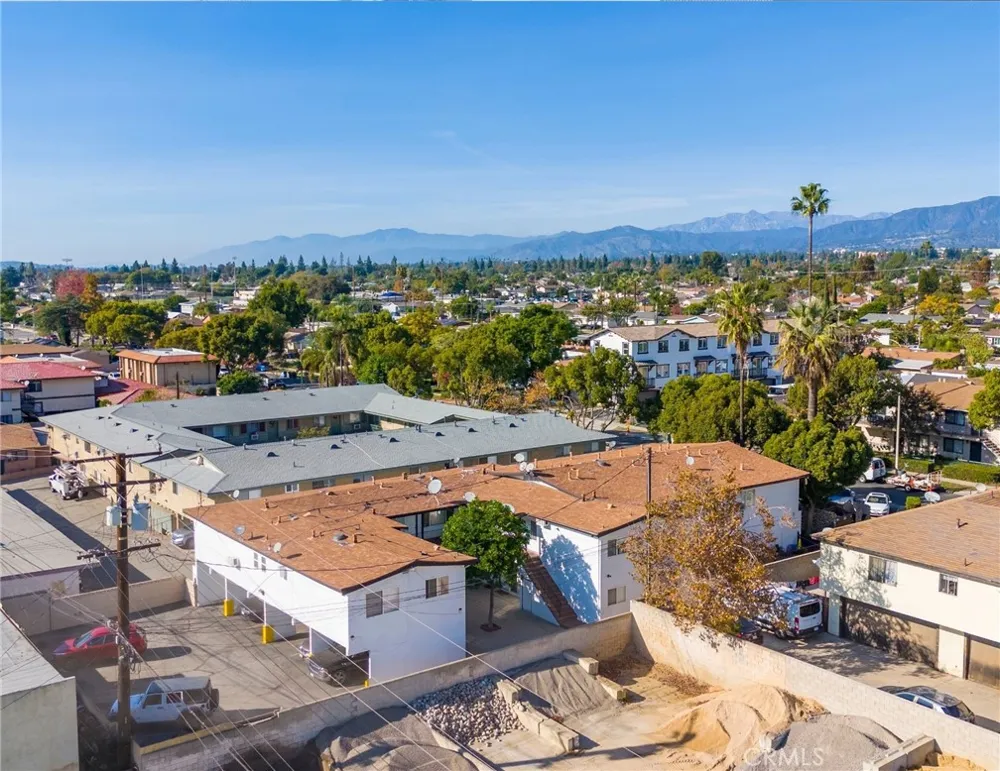 1425 W Stoneridge Court Ontario, CA 91762
