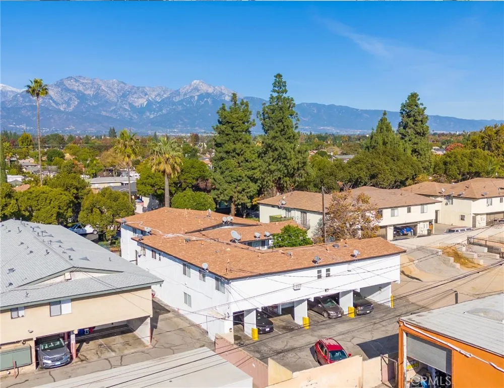 1425 W Stoneridge Court Ontario, CA 91762