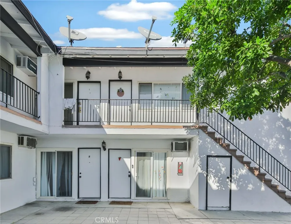 1425 W Stoneridge Court Ontario, CA 91762