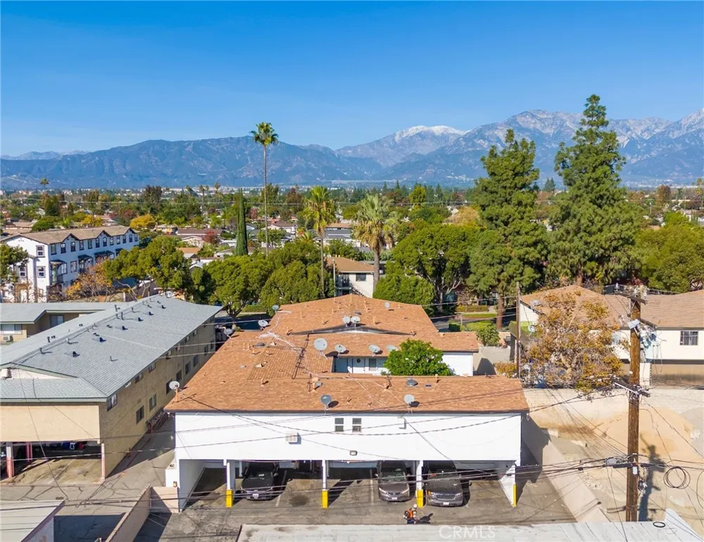 1425 W Stoneridge Court Ontario, CA 91762