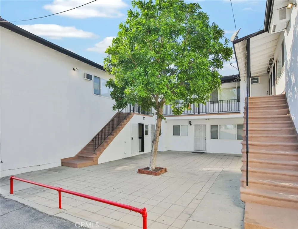 1425 W Stoneridge Court Ontario, CA 91762