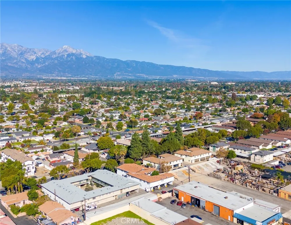 1425 W Stoneridge Court Ontario, CA 91762