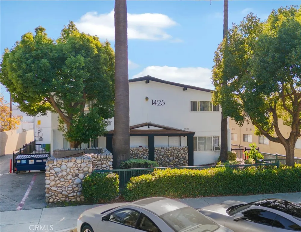 1425 W Stoneridge Court Ontario, CA 91762