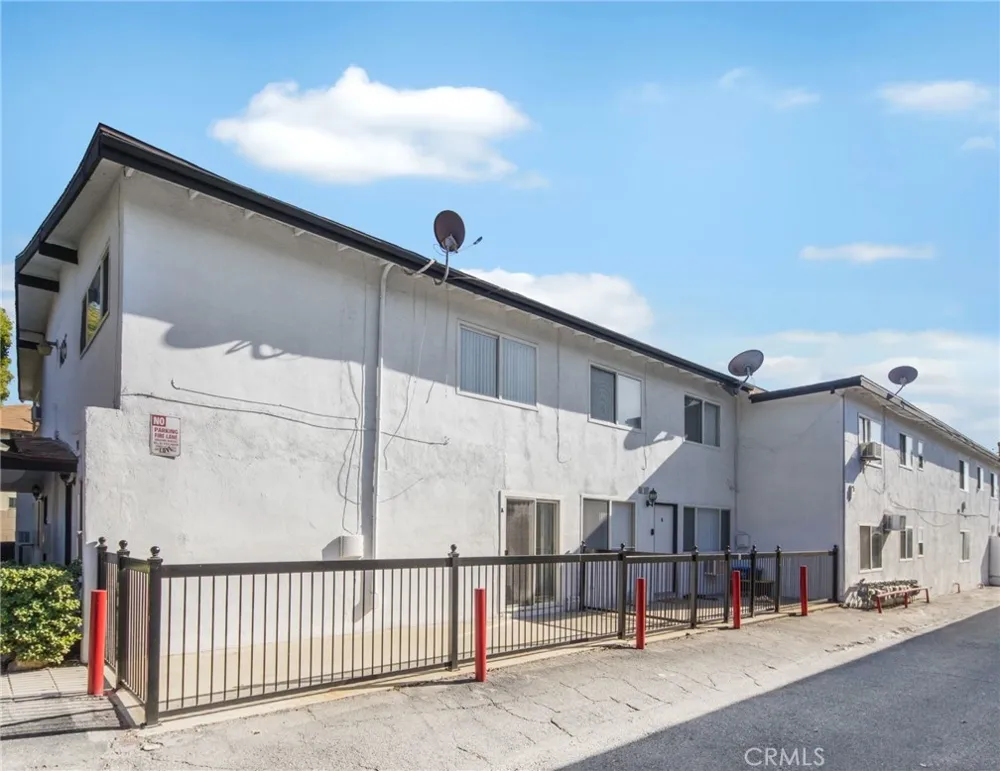 1425 W Stoneridge Court Ontario, CA 91762