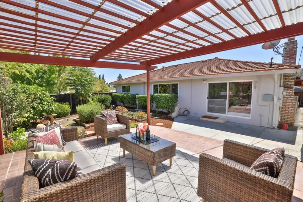 7453 De La Farge Drive Cupertino, CA 95014