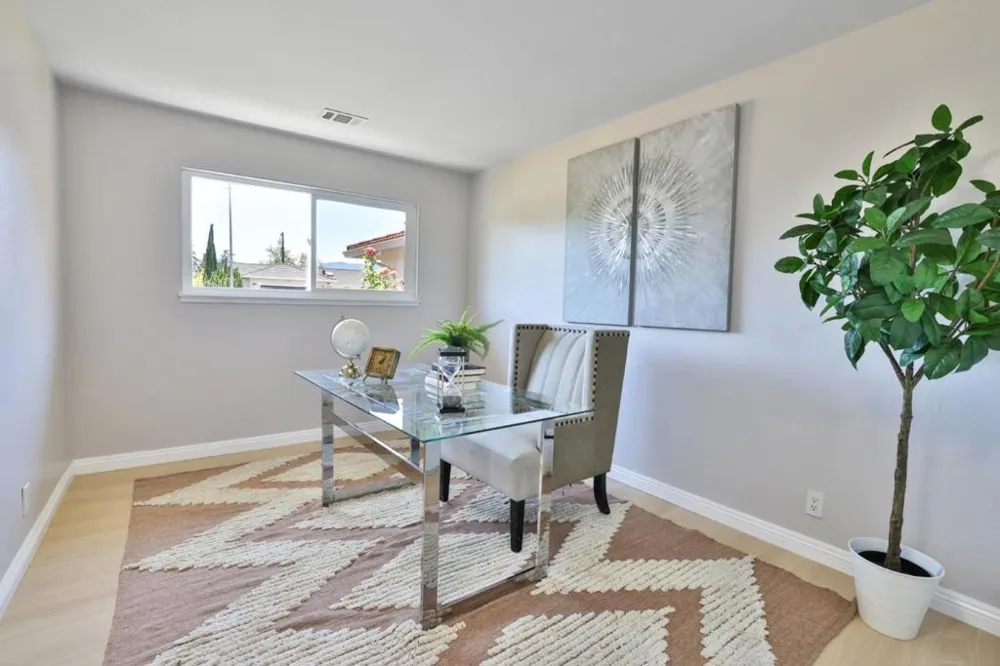 7453 De La Farge Drive Cupertino, CA 95014