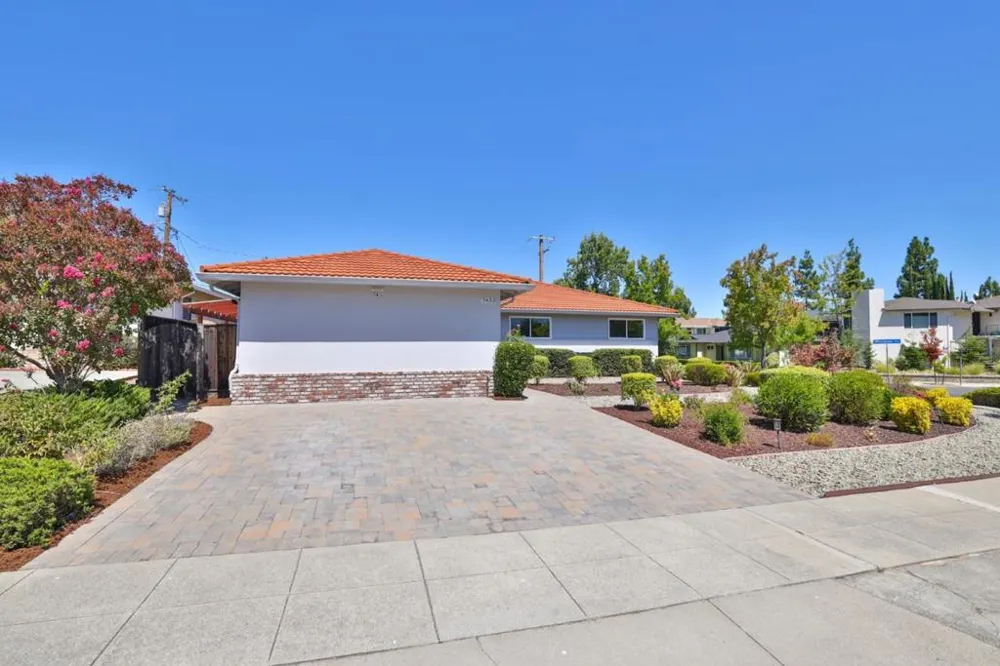 7453 De La Farge Drive Cupertino, CA 95014