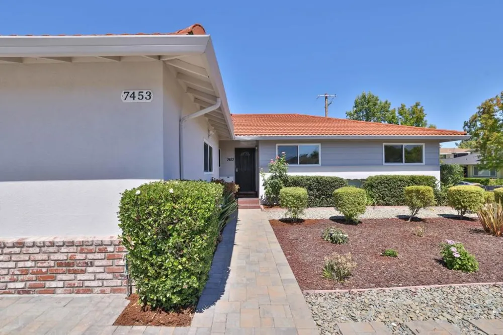 7453 De La Farge Drive Cupertino, CA 95014