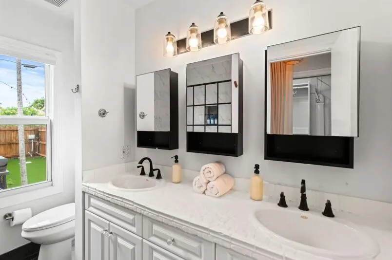 219 31st Street West Palm Beach, FL 33407