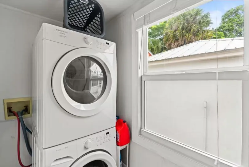 219 31st Street West Palm Beach, FL 33407