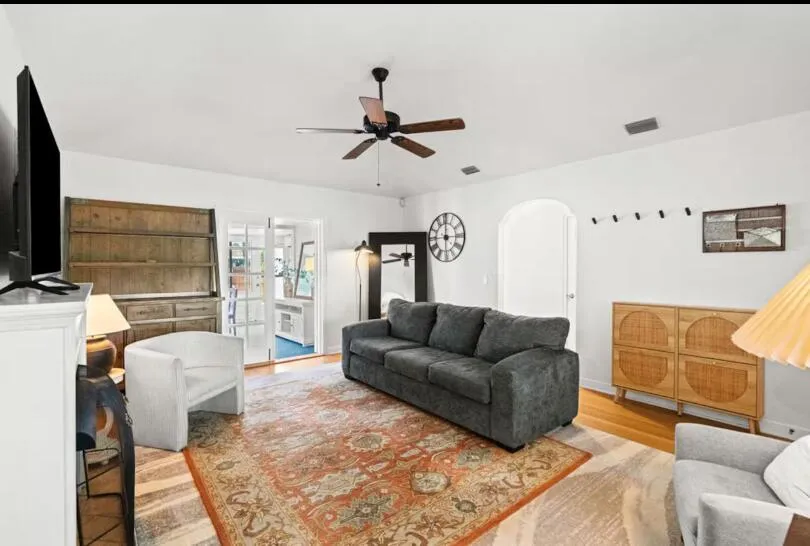 219 31st Street West Palm Beach, FL 33407