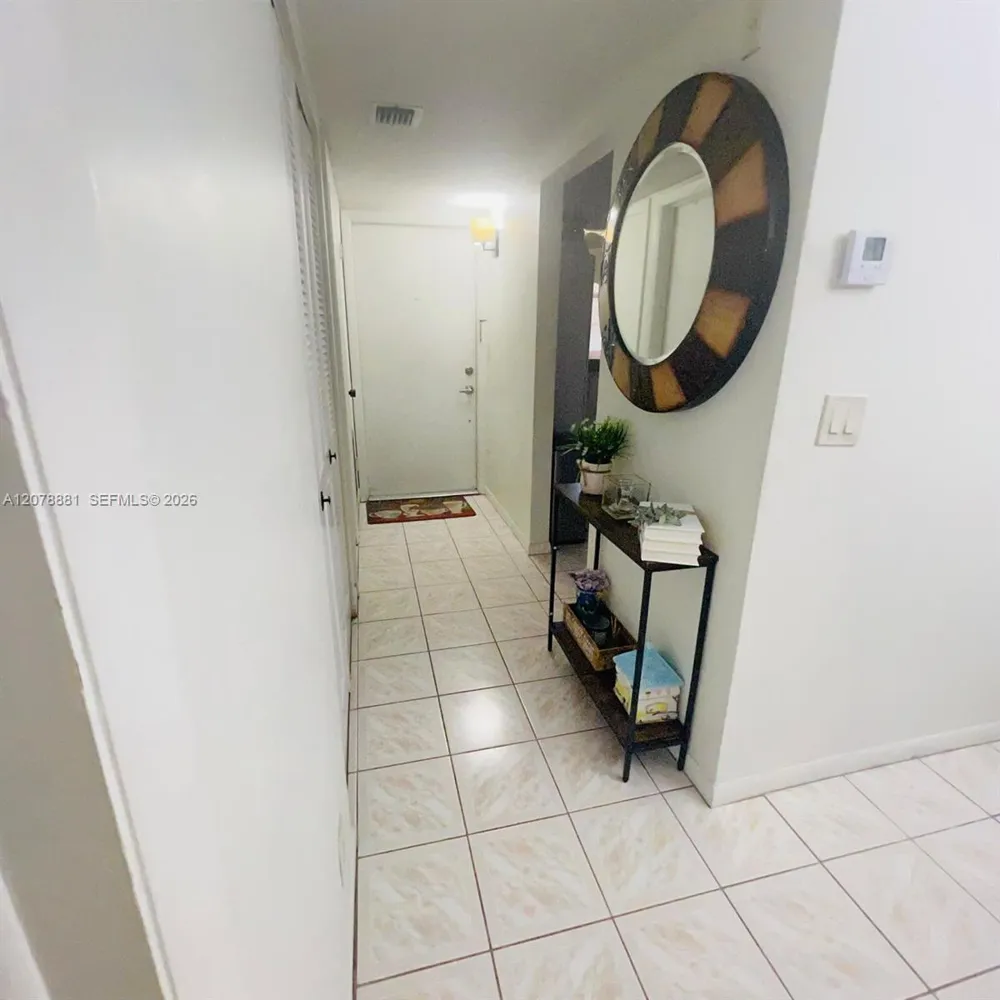 301 Cambridge Rd #306 Hollywood, FL 33024
