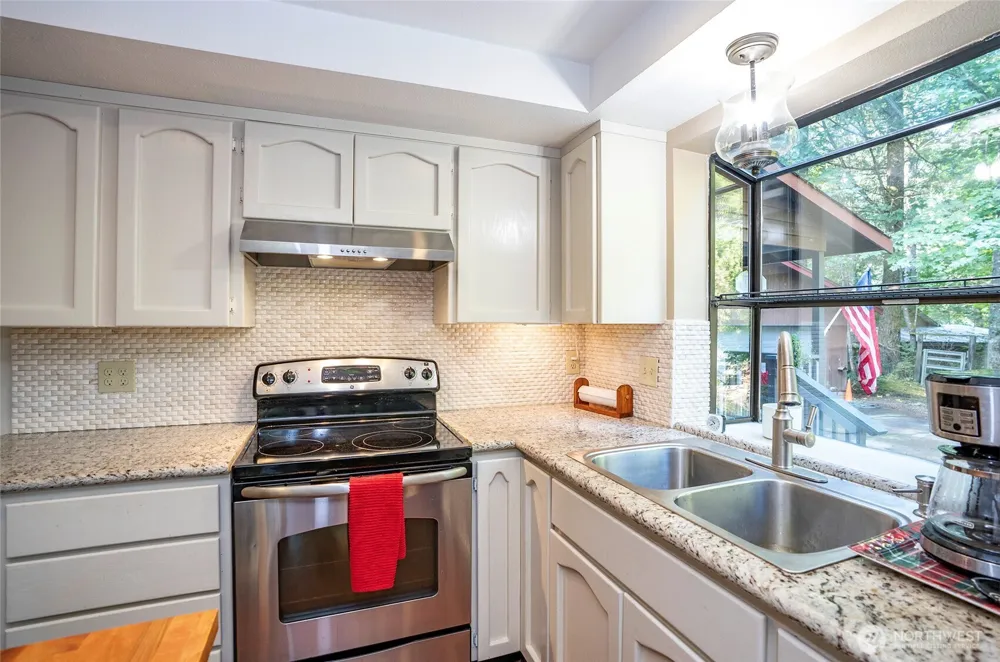 33605 SE Kent Kangley Road Ravensdale, WA 98051