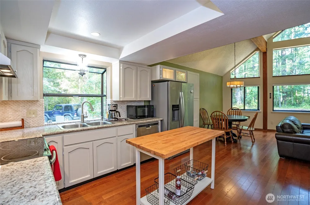 33605 SE Kent Kangley Road Ravensdale, WA 98051