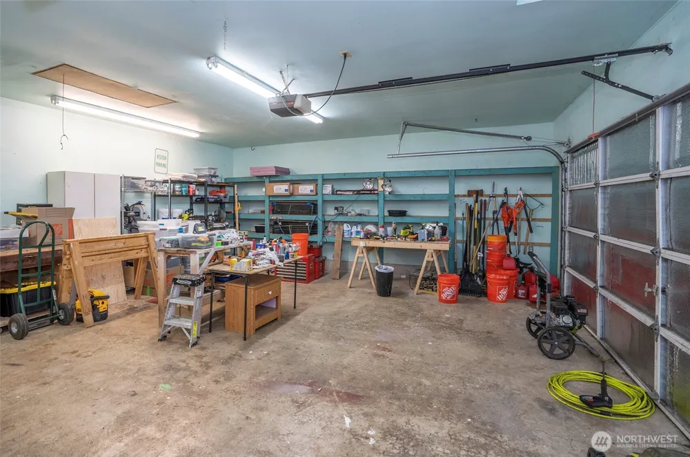 33605 SE Kent Kangley Road Ravensdale, WA 98051