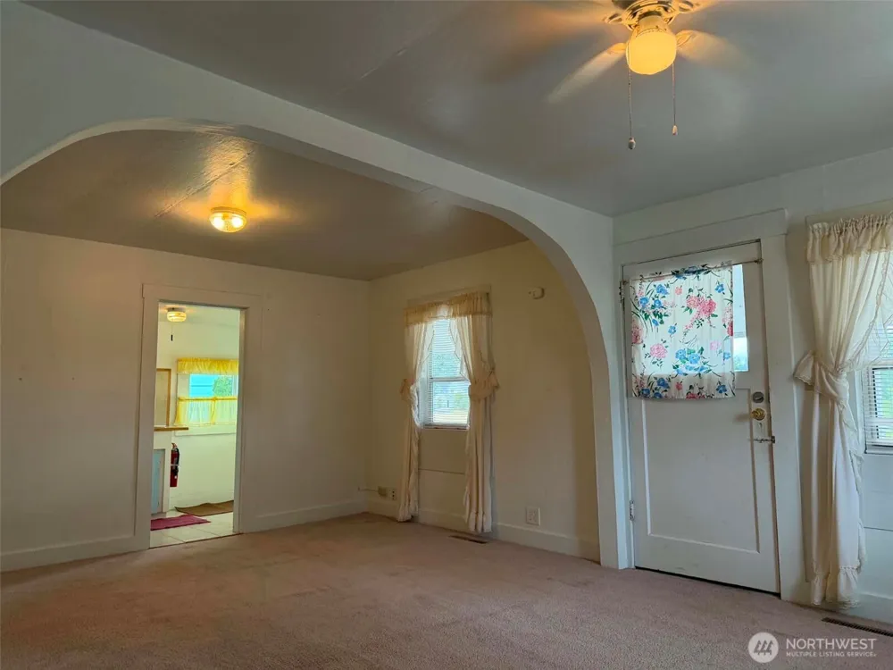 31 E North Wheelwright Street Allyn, WA 98524