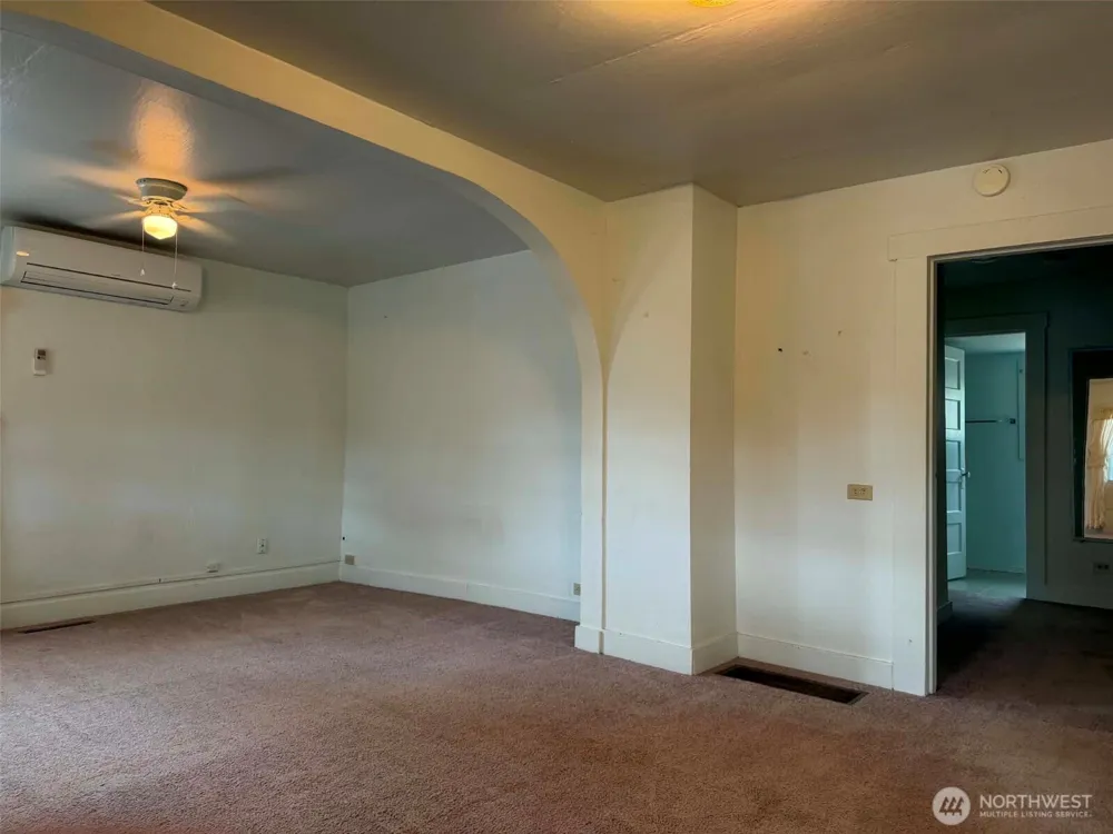 31 E North Wheelwright Street Allyn, WA 98524